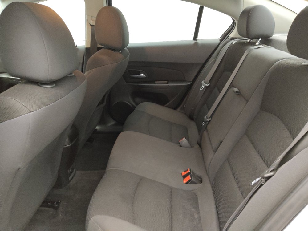 Used 2016 Chevrolet Cruze LT image 18