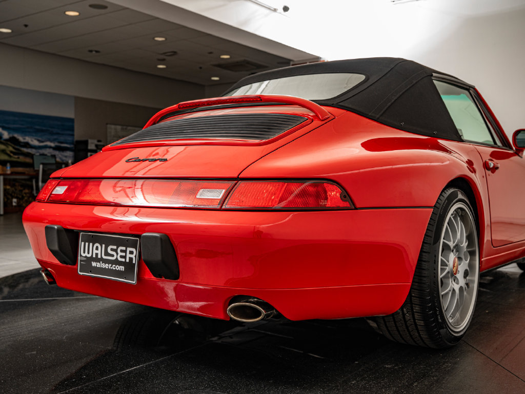 Used 1995 Porsche 911 Carrera RWD image 22