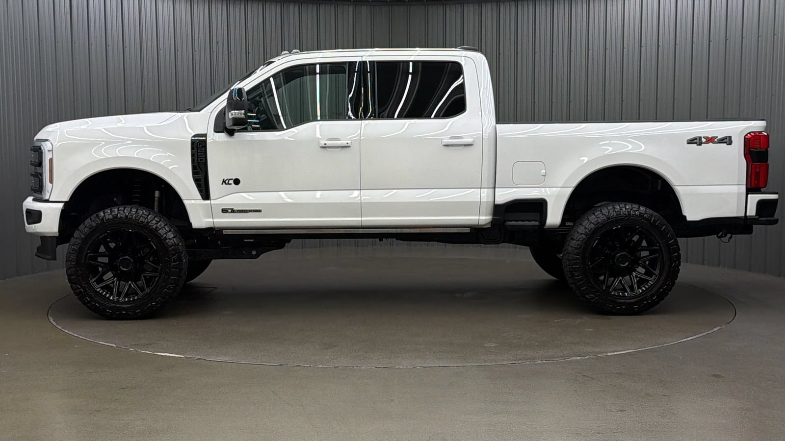 Used 2026 Ford F250 Platinum AWD/4WD image 2