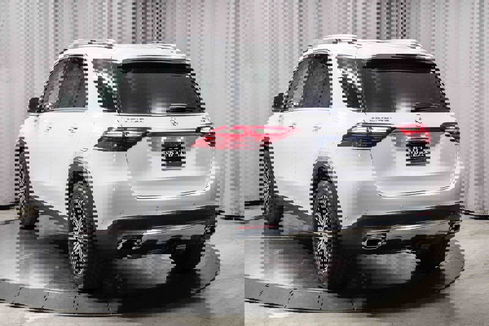 Used 2025 Mercedes-Benz GLE 450e 4MATIC image 2