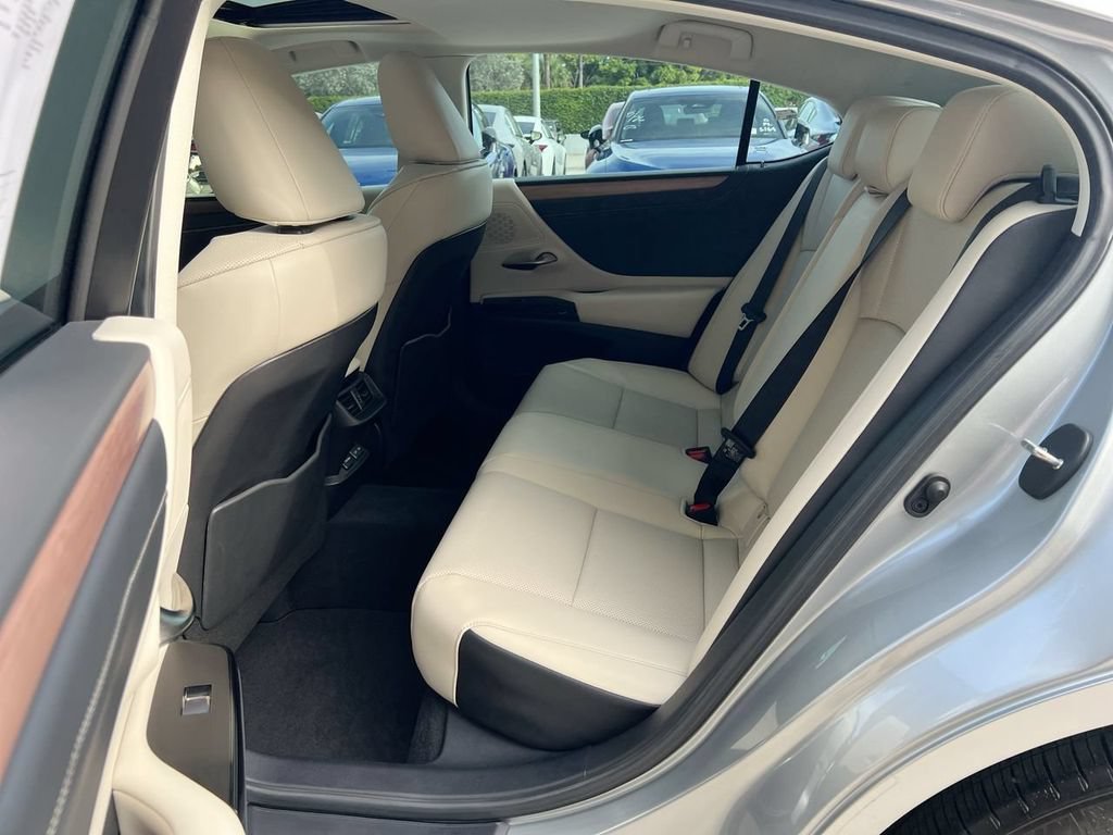 Certified 2024 Lexus ES 250 w/ Premium Package AWD/4WD image 19