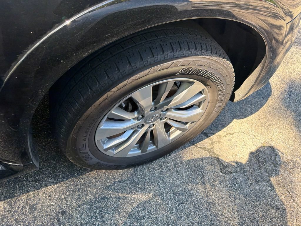 Used 2016 INFINITI QX80 4WD w/ Signature Edition Package image 6