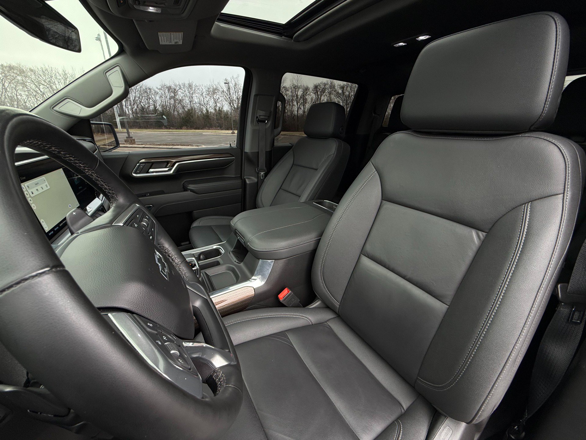 Used 2024 Chevrolet Silverado 1500 RST w/ Redline Edition AWD/4WD image 13