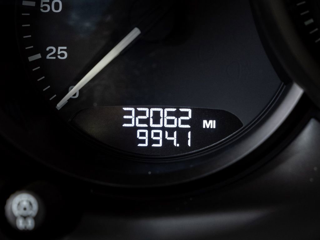 Certified 2023 Porsche Macan Turbo image 12