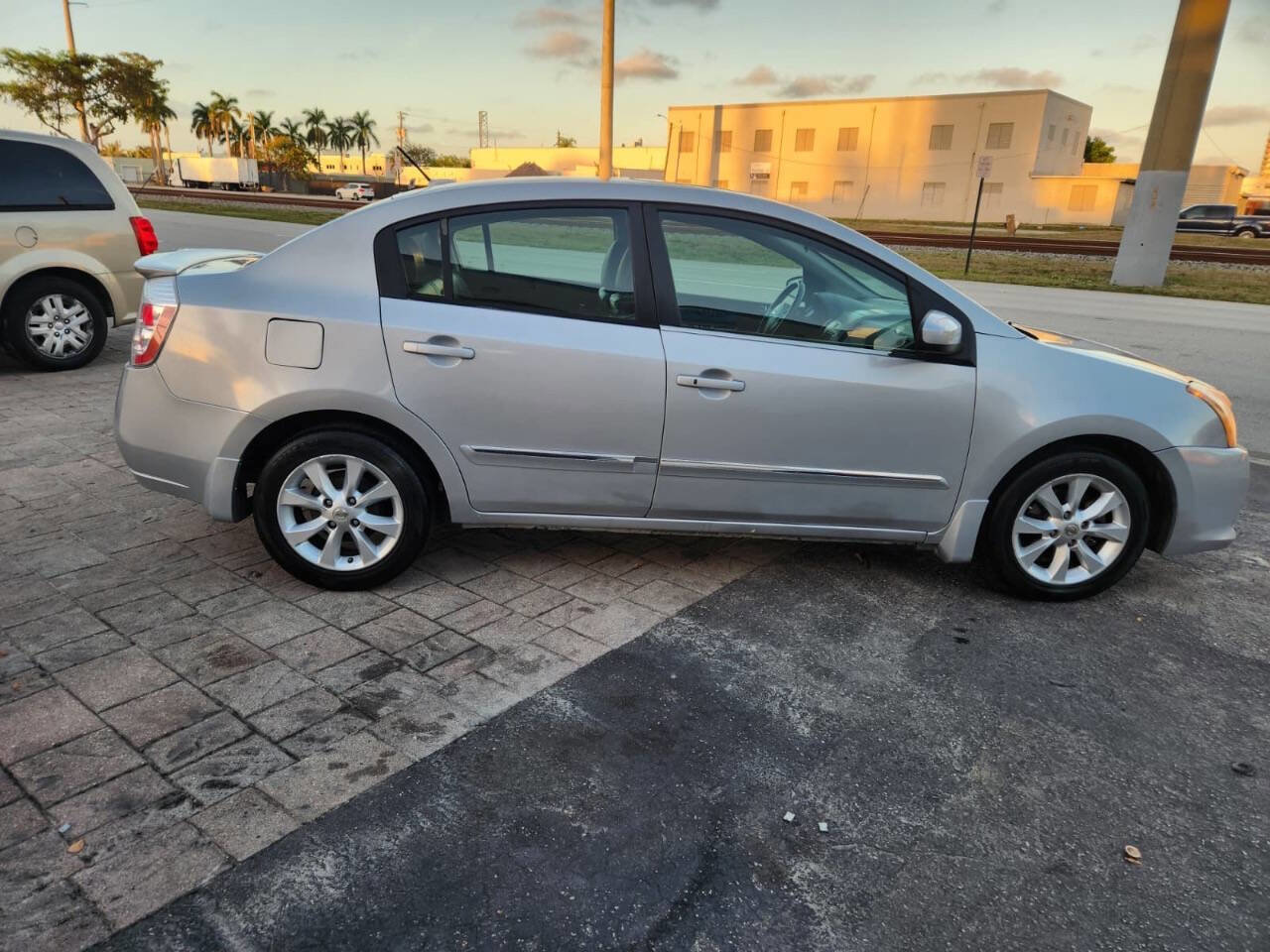 Used 2012 Nissan Sentra 2.0 SL w/ Special Value Pkg image 10