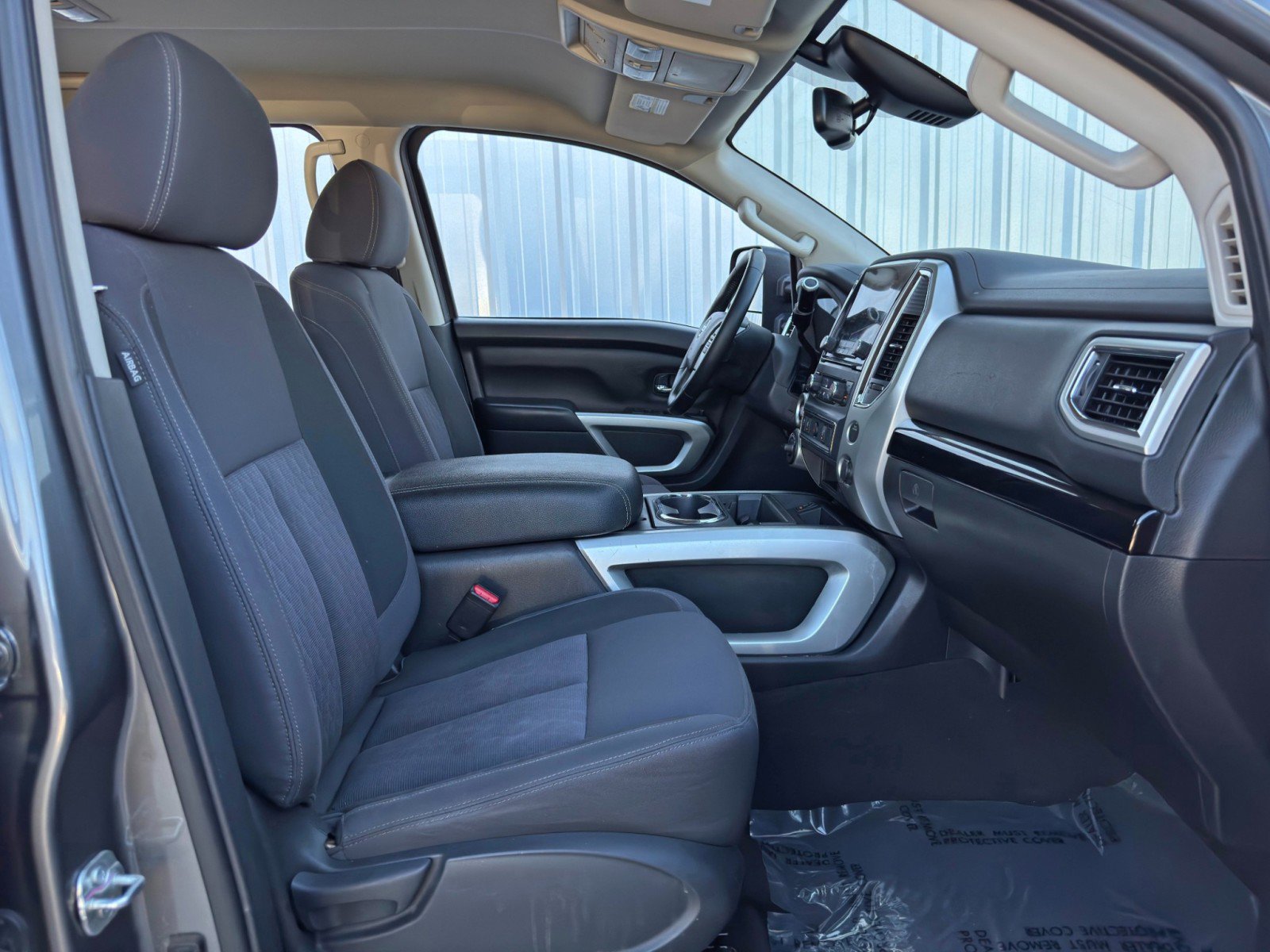 Used 2021 Nissan Titan SV w/ SV Convenience Package AWD/4WD image 13