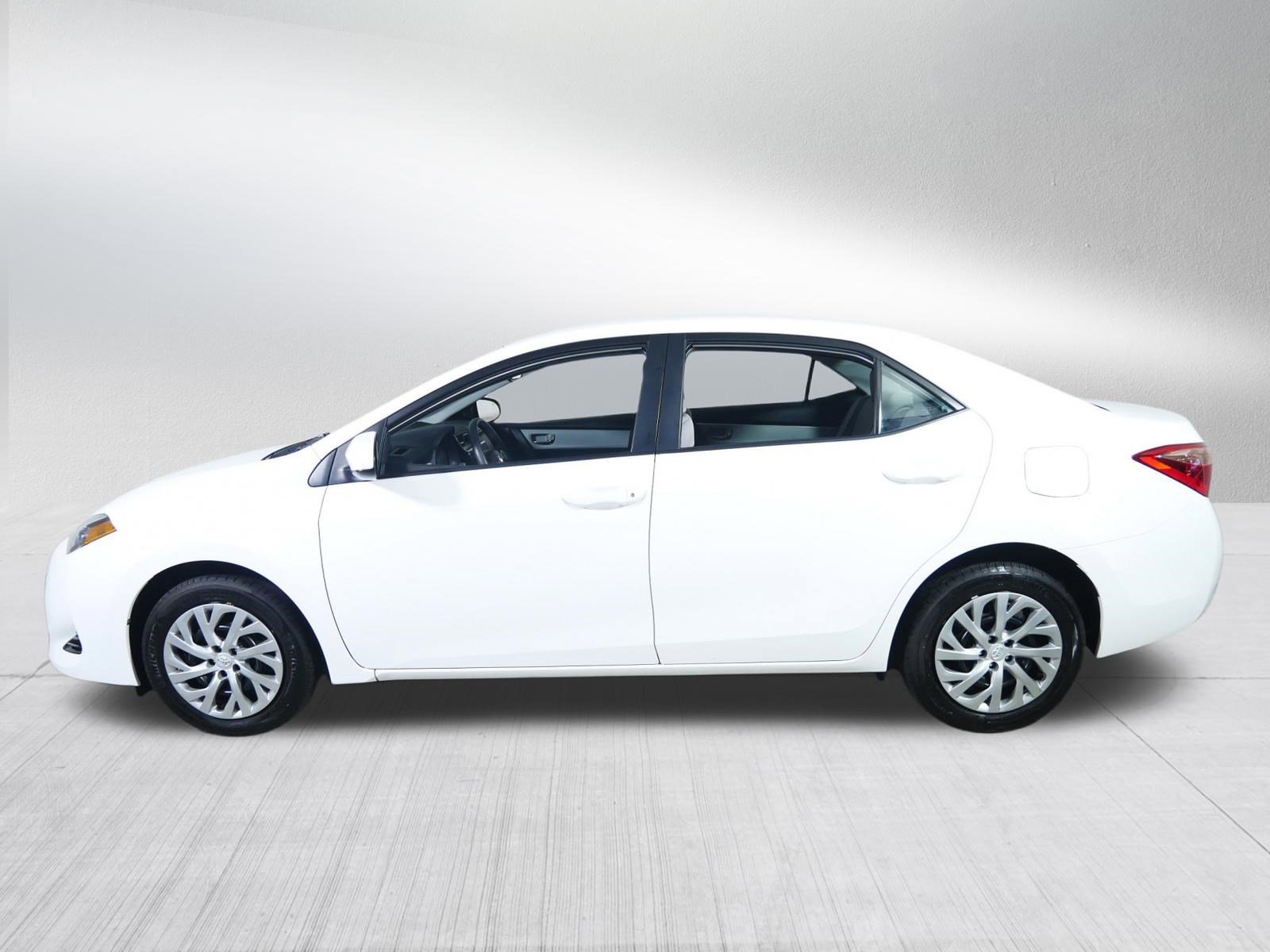 Used 2017 Toyota Corolla LE image 4