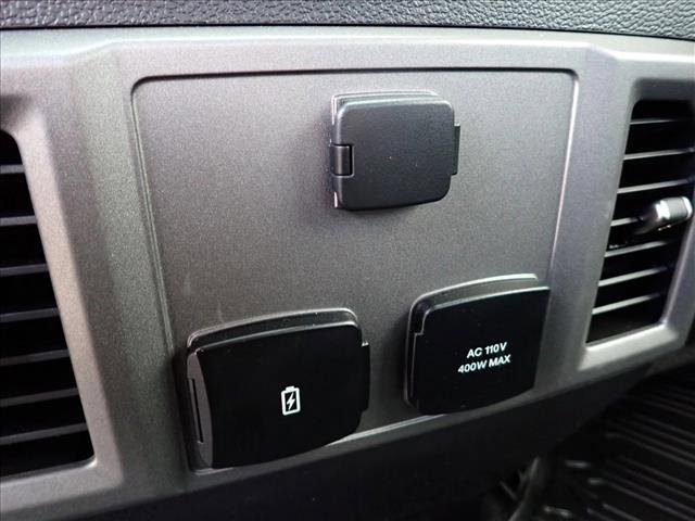 Used 2017 Ford F150 Raptor w/ Equipment Group 801A Mid image 11