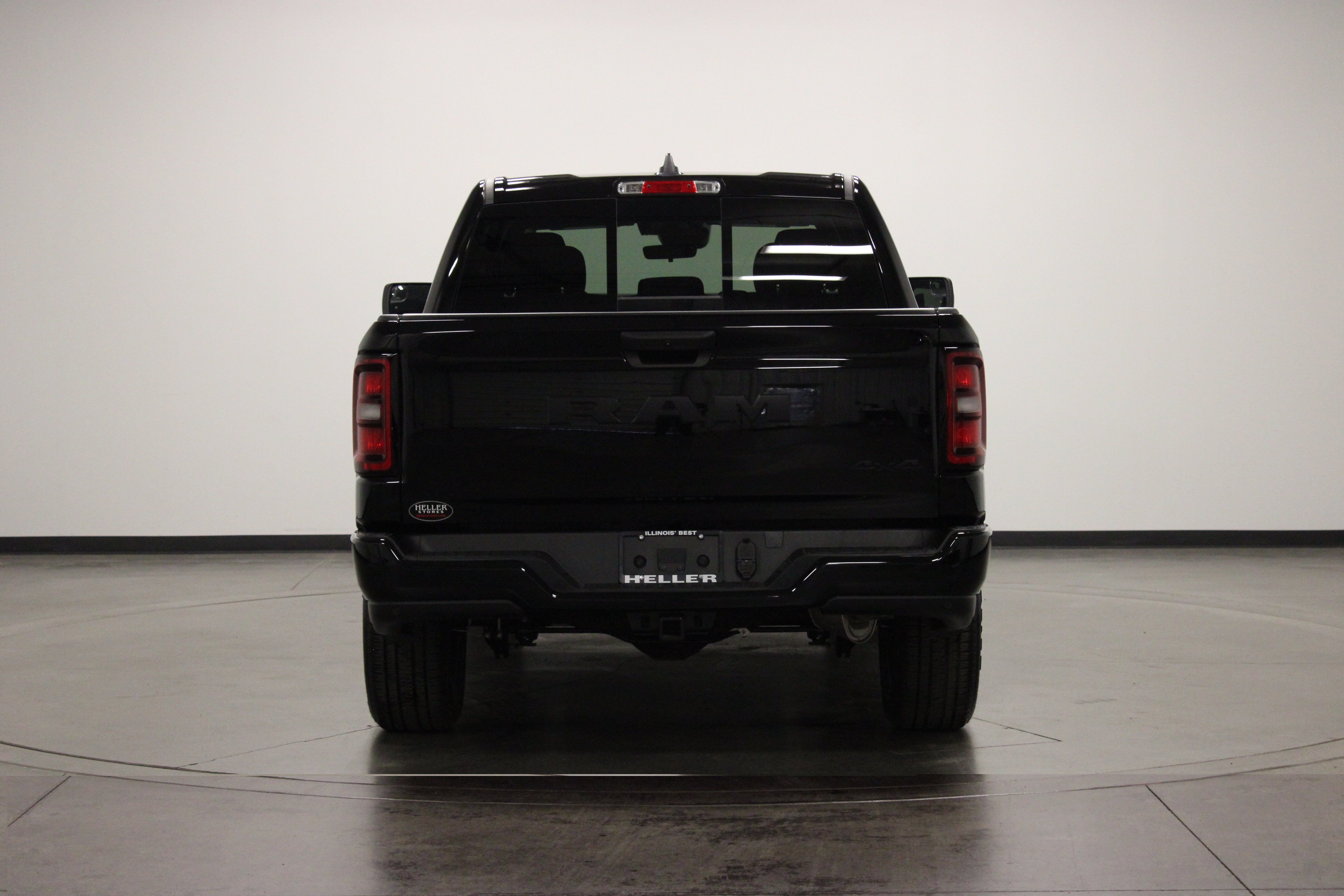 New 2027 RAM 1500 Express AWD/4WD image 7