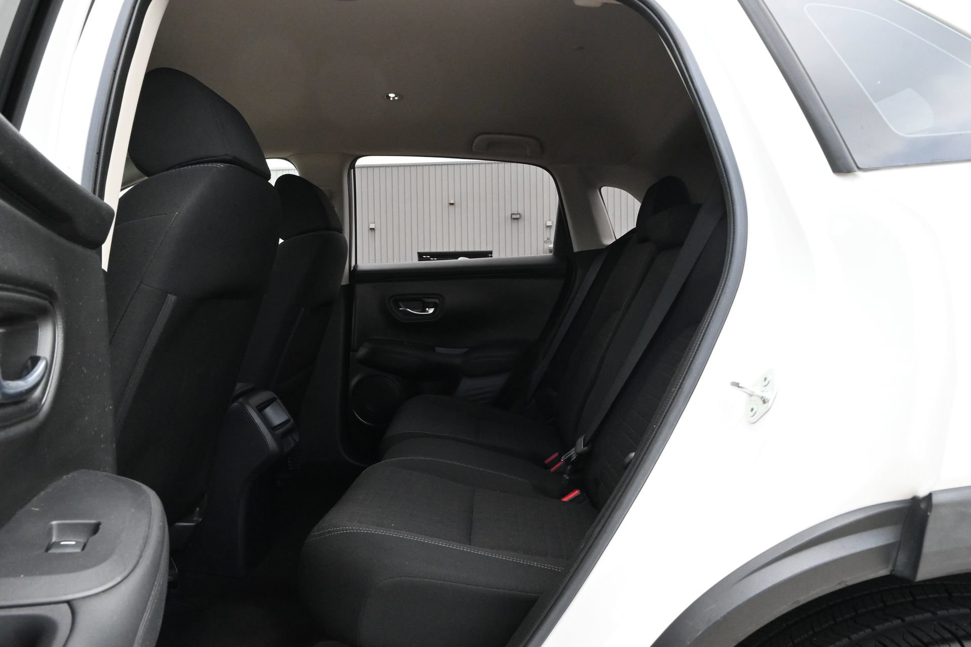 Used 2023 Honda HR-V LX image 17