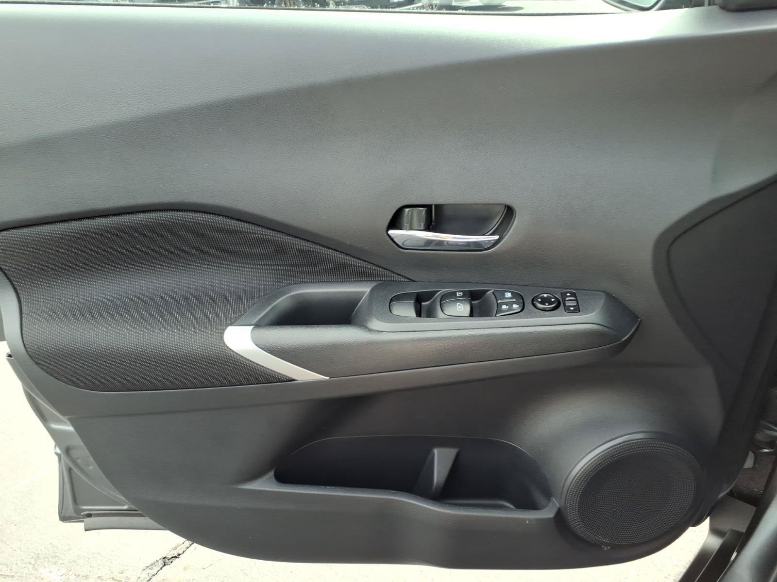 Used 2024 Nissan Kicks SV w/ Exterior Package FWD image 21