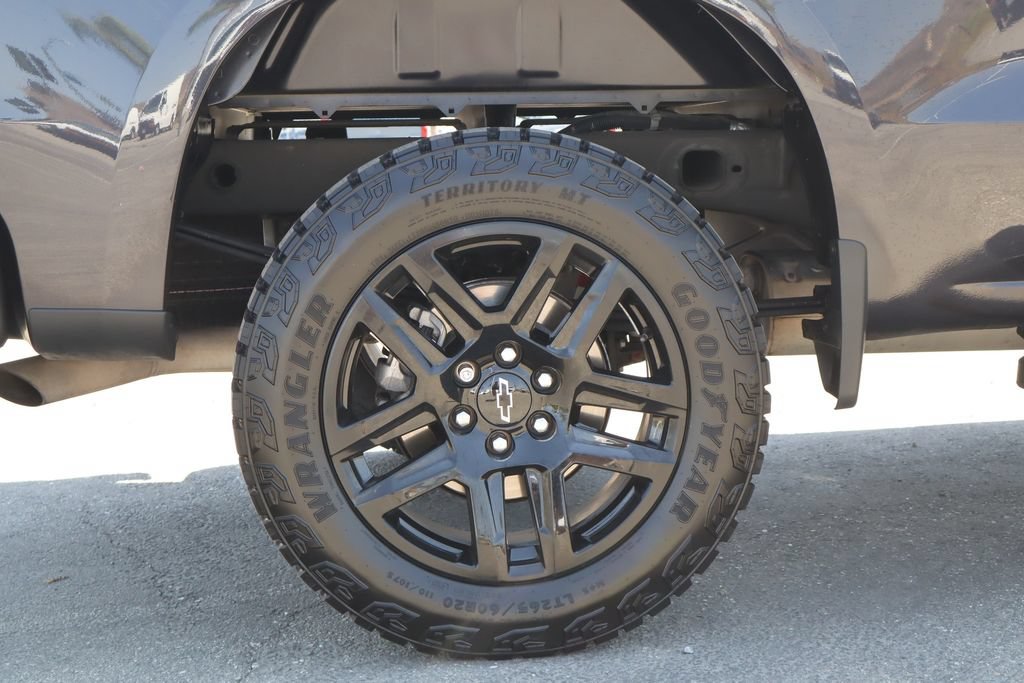 Used 2023 Chevrolet Silverado 1500 LT Trail Boss w/ LPO, Dark Essentials Package AWD/4WD image 11