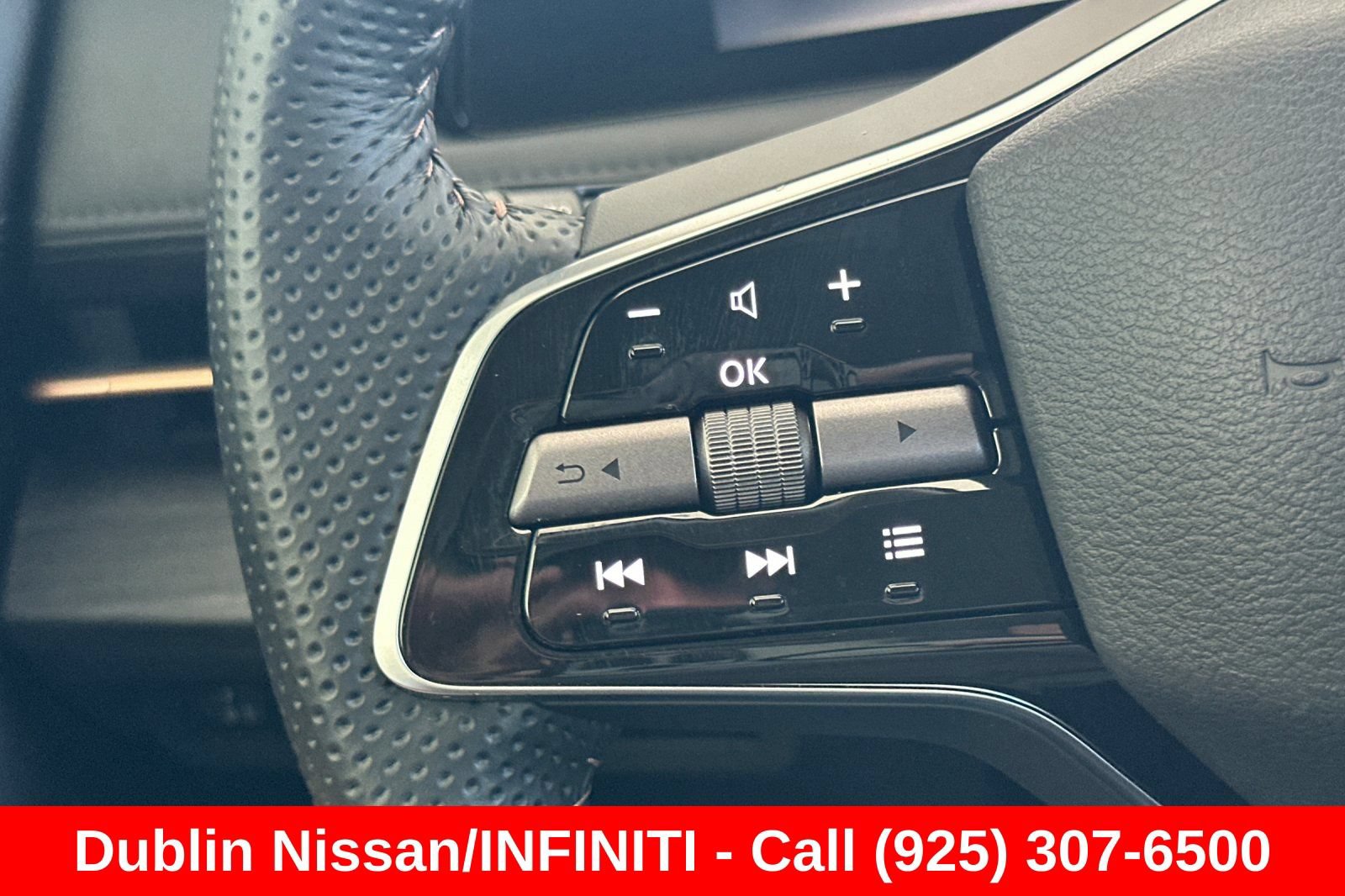 Used 2023 Nissan Ariya FWD image 35