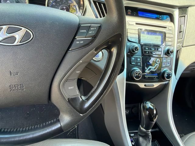 Used 2012 Hyundai Sonata Limited FWD image 17