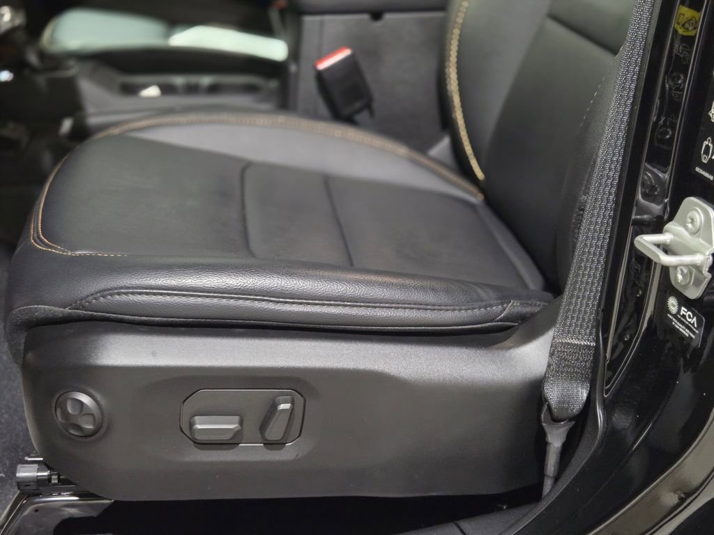 Certified 2025 Jeep Gladiator Sport image 27