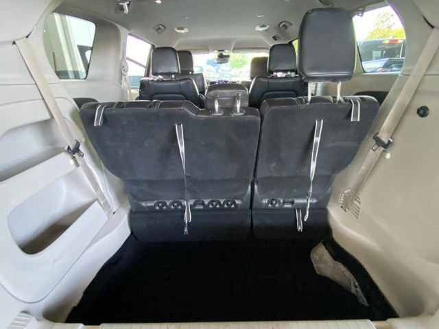 Used 2023 Chrysler Pacifica Touring-L FWD image 25
