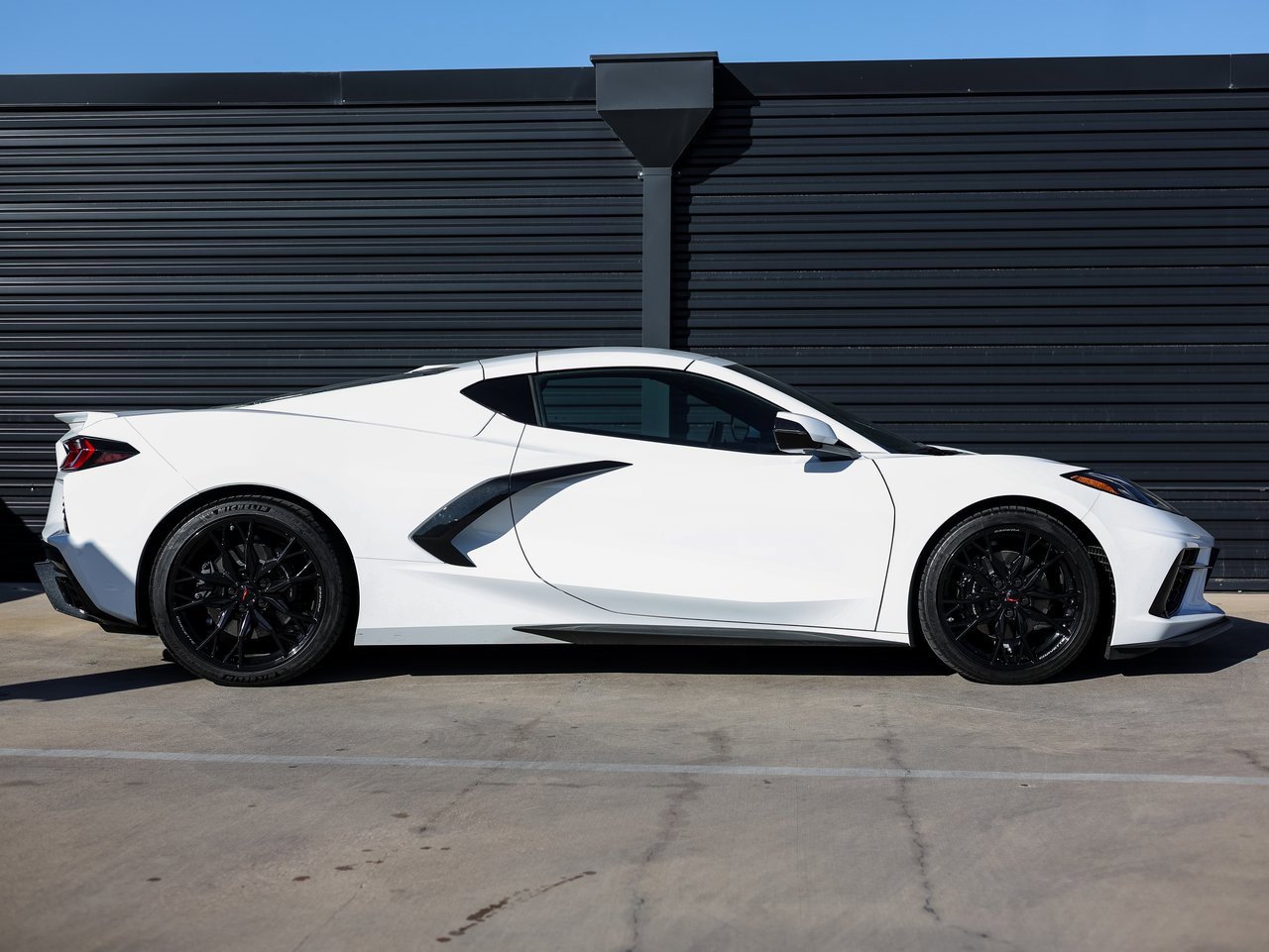Used 2025 Chevrolet Corvette Stingray Preferred Cpe w/ Stealth Interior Trim Package image 8