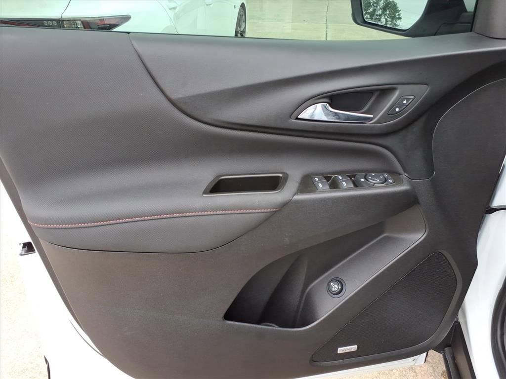 Used 2024 Chevrolet Equinox RS w/ RS Leather Package image 16