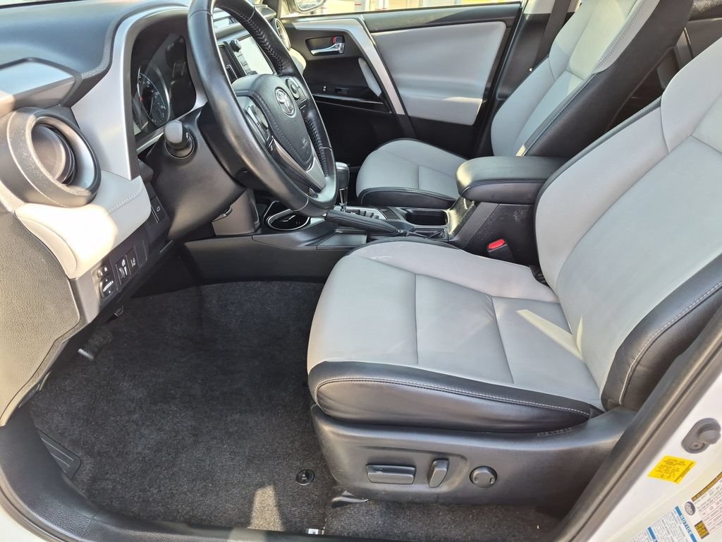 Used 2018 Toyota RAV4 Limited w/ Advanced Technology Package AWD/4WD image 11