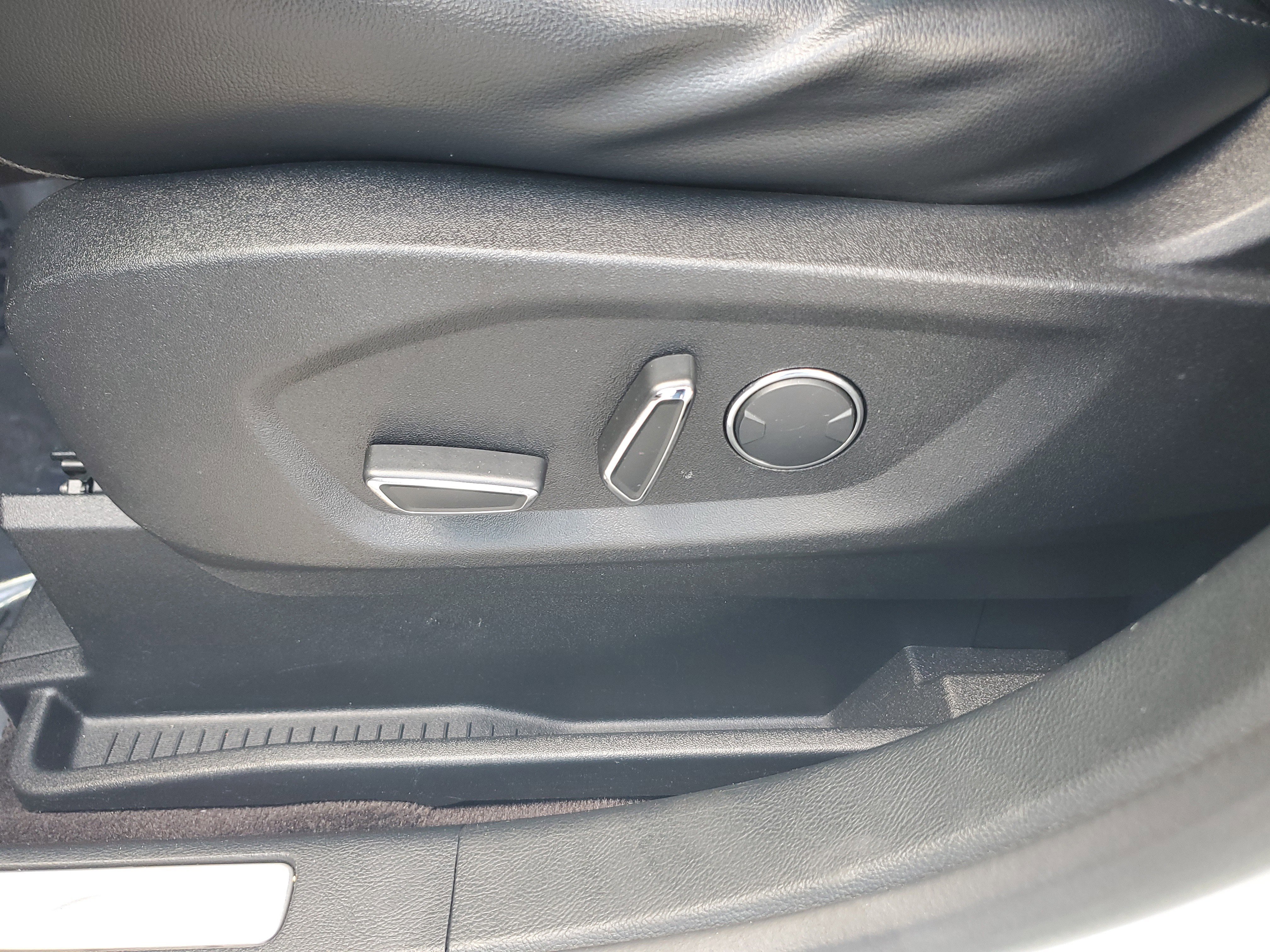 Used 2019 Ford Edge Titanium w/ Equipment Group 301A image 13