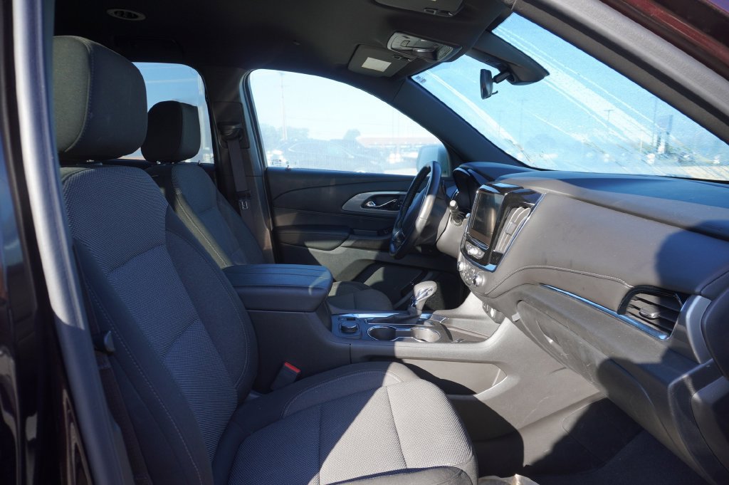 Used 2023 Chevrolet Traverse LT FWD image 9