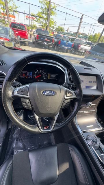 Certified 2020 Ford Edge ST w/ Cold Weather Package AWD/4WD image 11