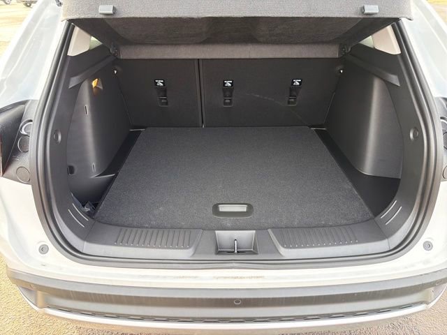 New 2026 Chevrolet Trax LT w/ Driver Confidence Package FWD image 5