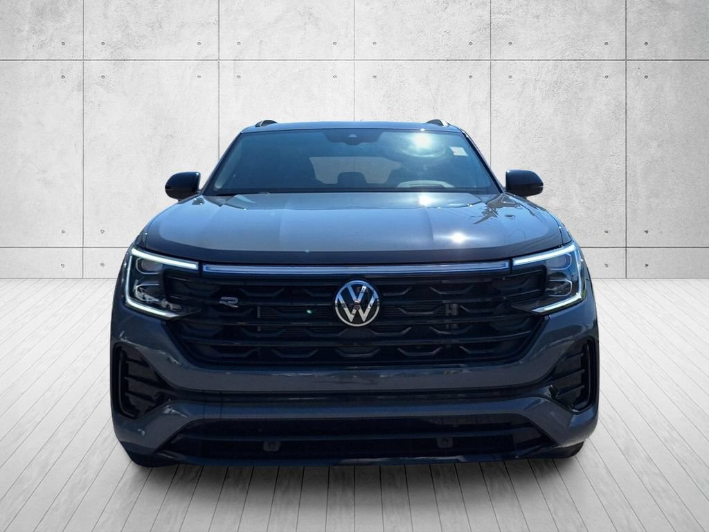 Used 2026 Volkswagen Atlas Cross Sport SEL R-Line AWD/4WD image 2