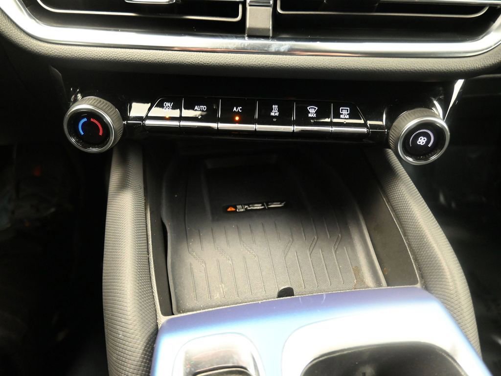 Used 2025 Chevrolet Equinox EV LT w/ Convenience Package image 26