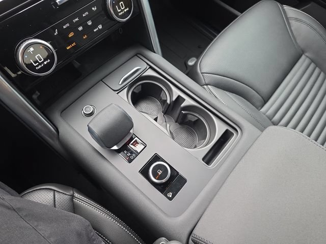 New 2026 Land Rover Discovery S AWD/4WD image 18