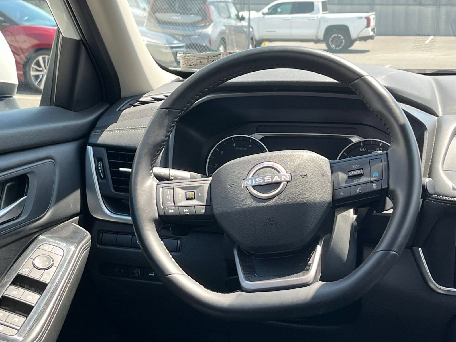 Used 2025 Nissan Rogue SV AWD/4WD image 30