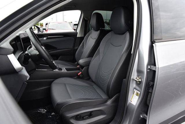 Certified 2025 Volkswagen Tiguan SE FWD image 19