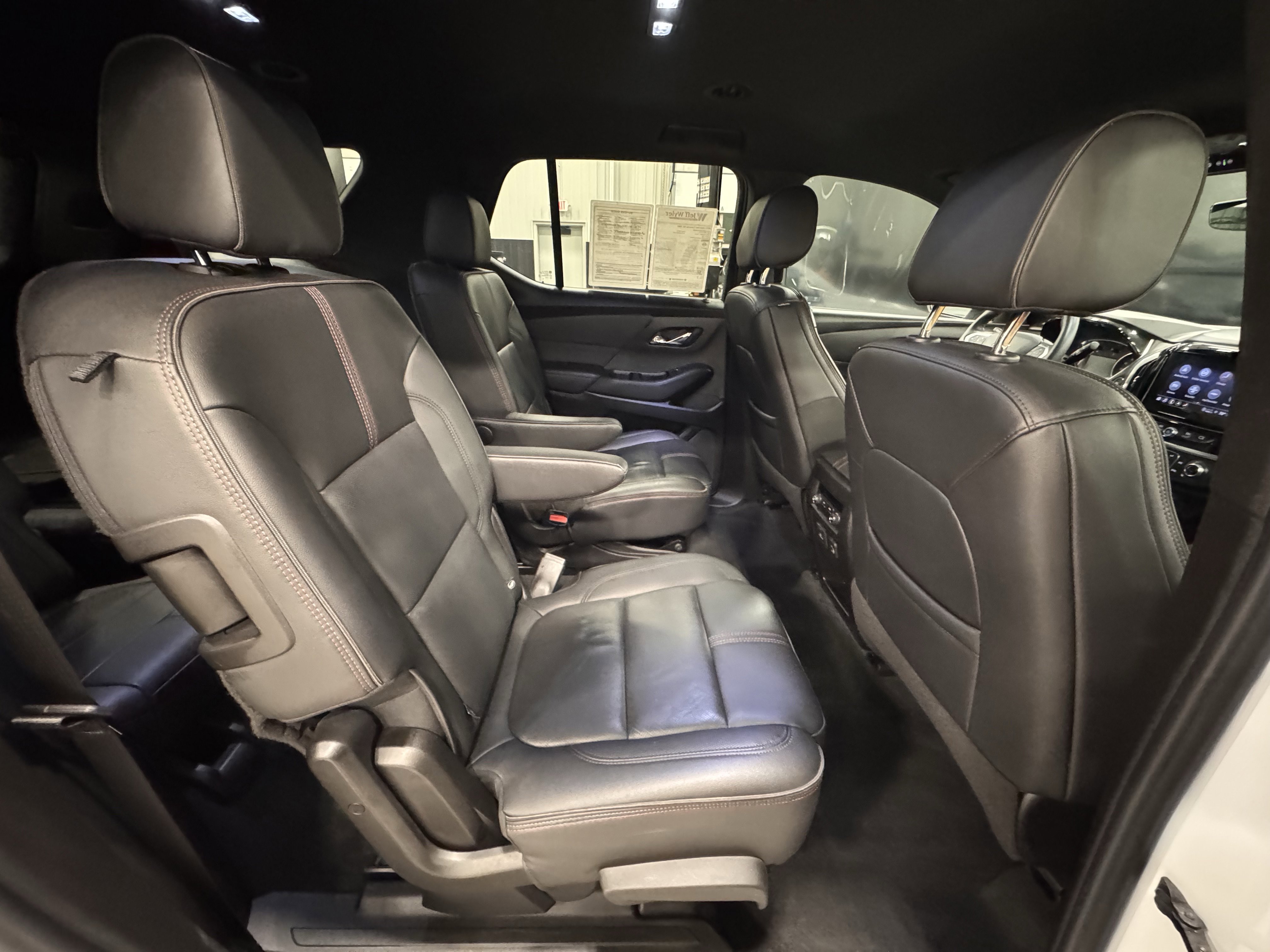 Used 2022 Chevrolet Traverse RS image 29