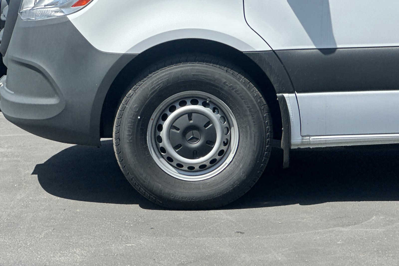 New 2024 Mercedes-Benz eSprinter 170 Cargo image 24