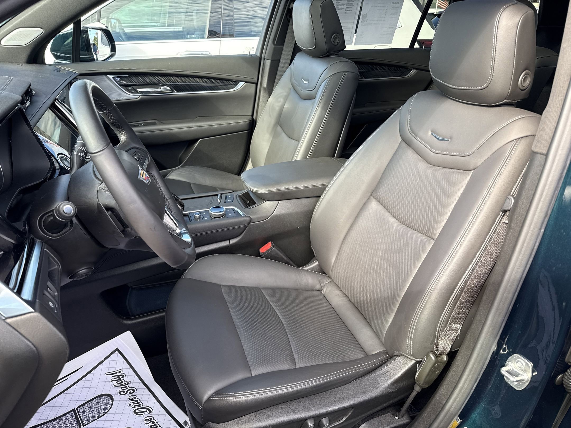 Certified 2025 Cadillac XT6 Premium Luxury FWD image 19