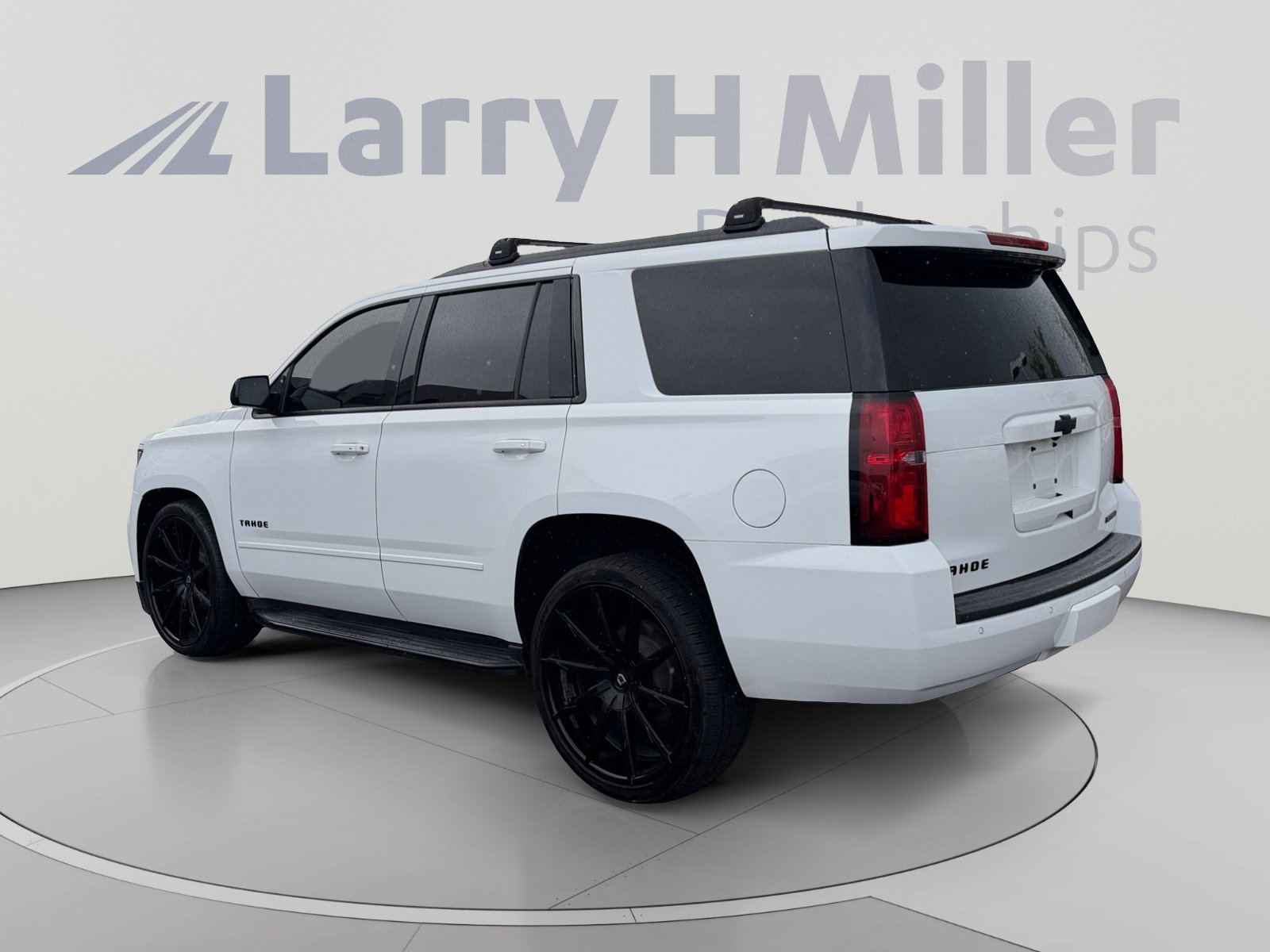 Used 2019 Chevrolet Tahoe Premier AWD/4WD image 3
