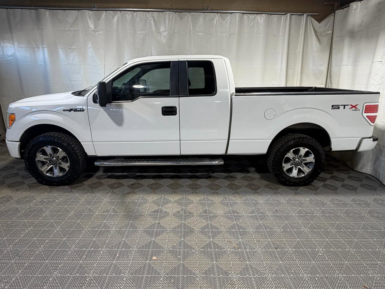Used 2013 Ford F150 STX w/ Mid Equipment Group AWD/4WD image 3