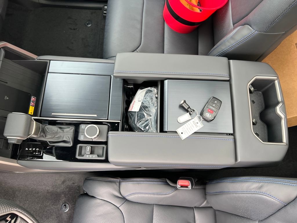 New 2026 Toyota Tundra Platinum AWD/4WD image 27