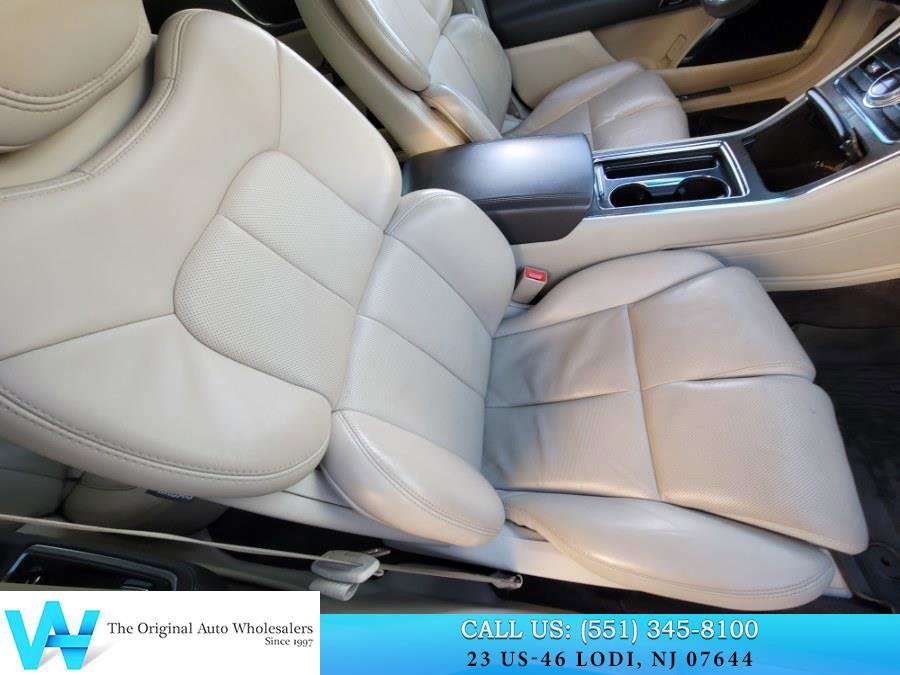 Used 2017 Lincoln Continental Select image 16