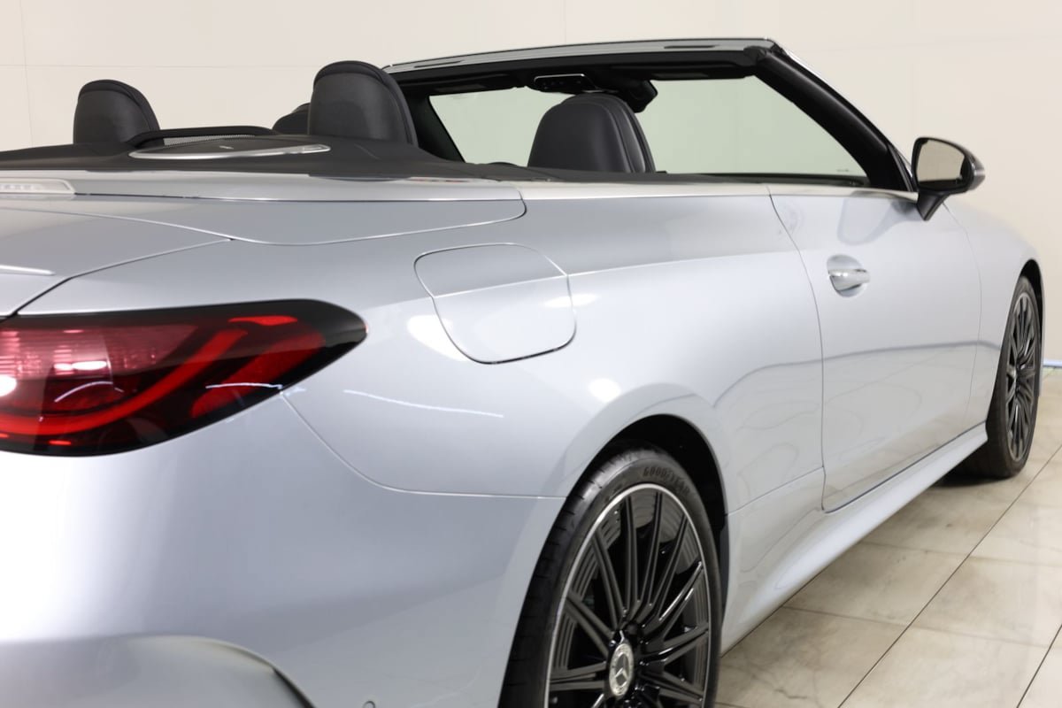 Used 2024 Mercedes-Benz CLE 300 4MATIC Cabriolet image 44