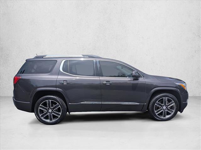 Used 2017 GMC Acadia Denali w/ Technology Package AWD/4WD image 4