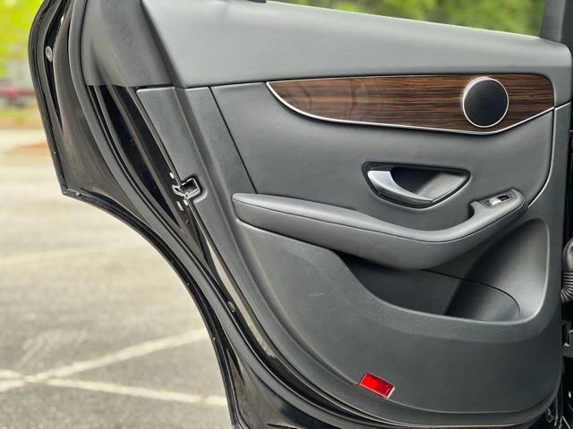 Used 2019 Mercedes-Benz GLC 300 4MATIC image 14