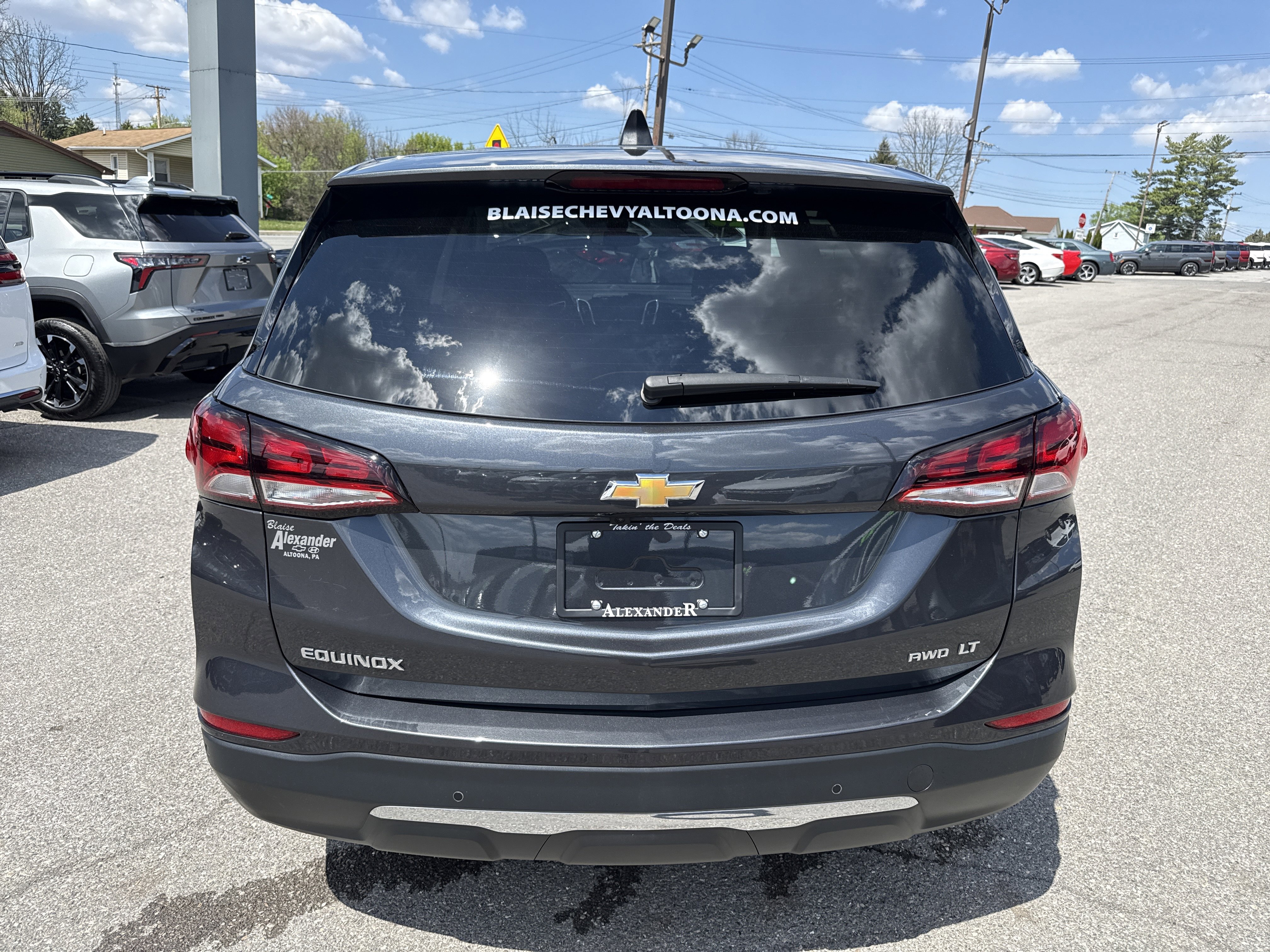 Used 2023 Chevrolet Equinox LT AWD/4WD image 4