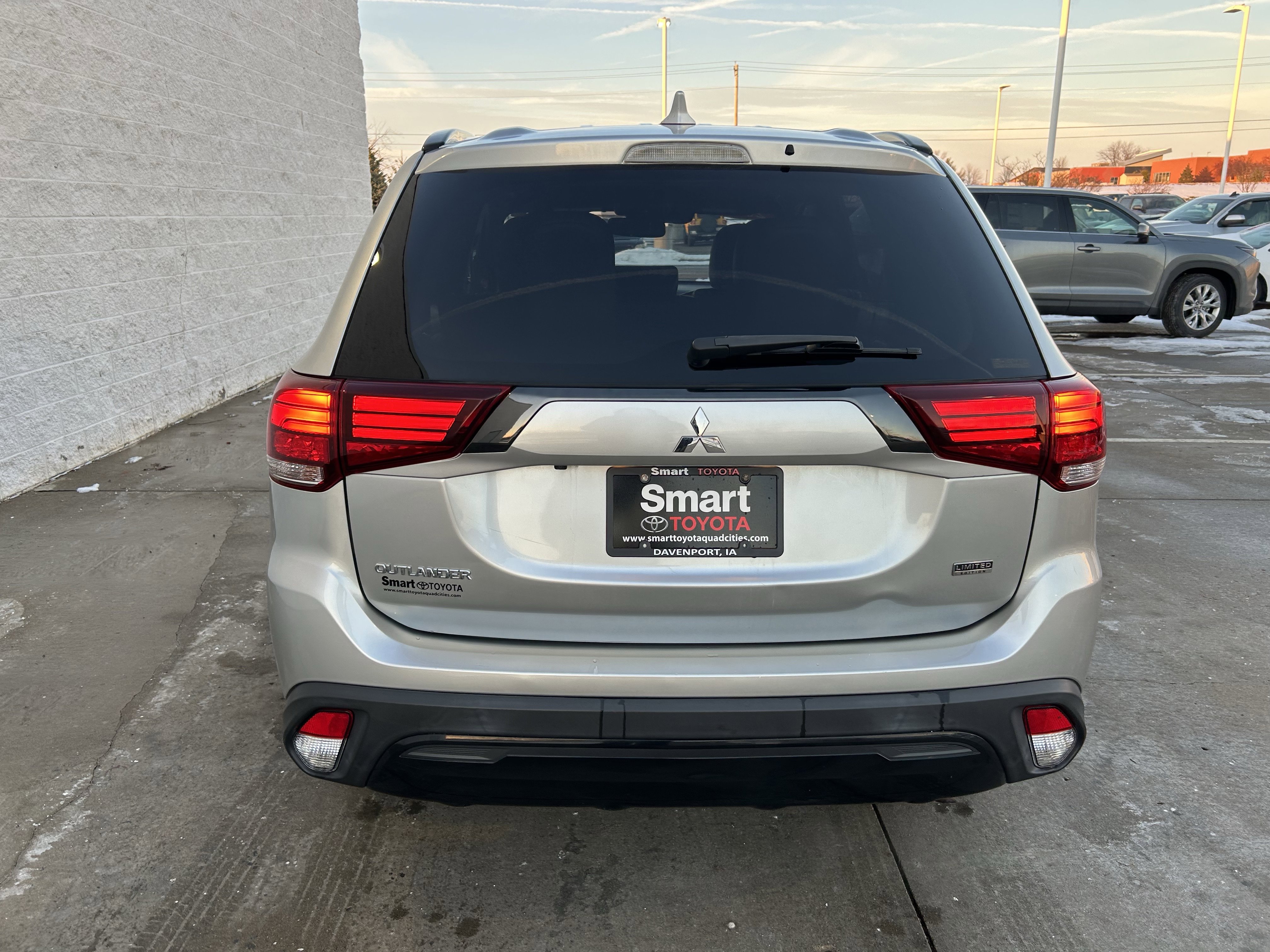 Used 2020 Mitsubishi Outlander LE image 5