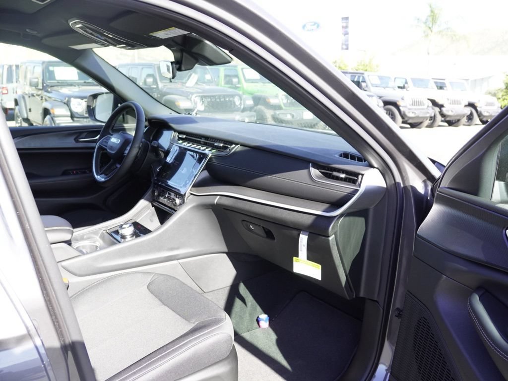New 2026 Jeep Grand Cherokee Laredo X RWD image 24