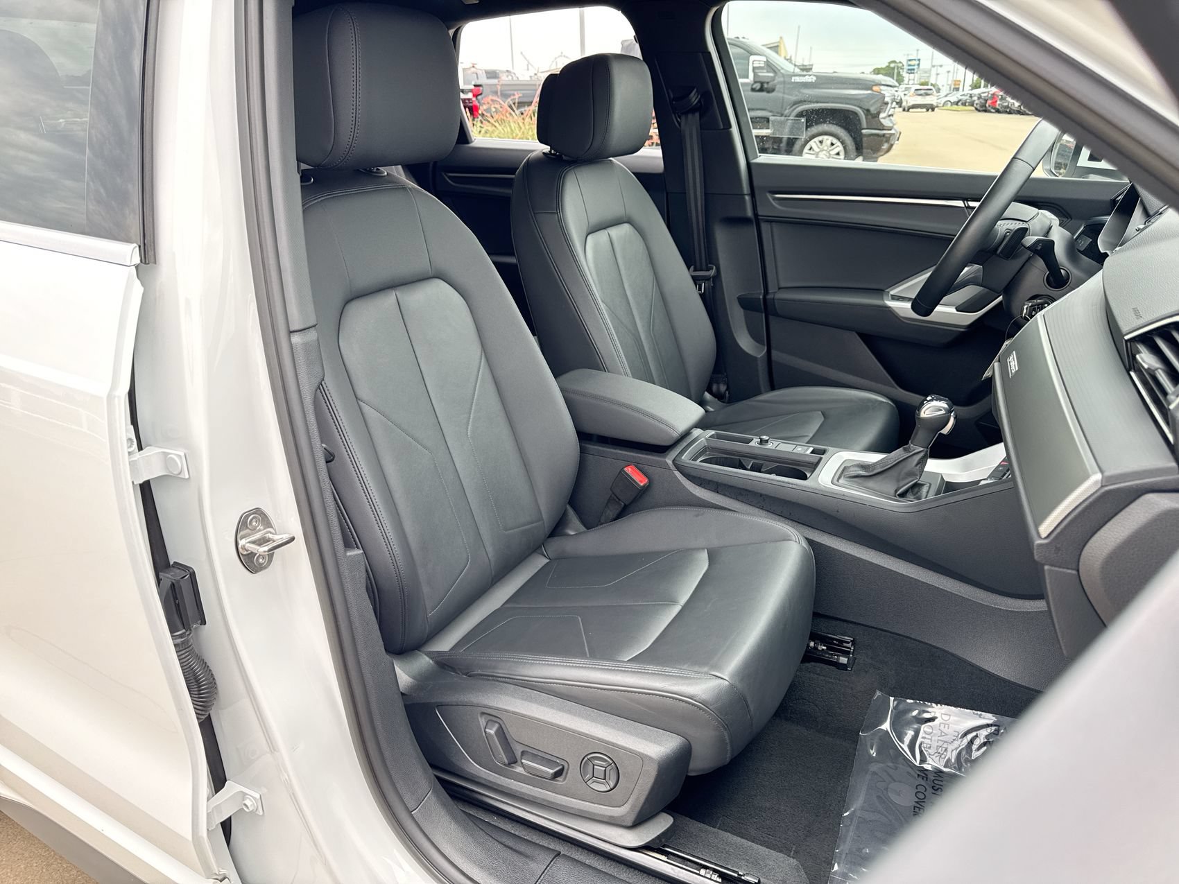 Used 2025 Audi Q3 2.0T Premium AWD/4WD image 23