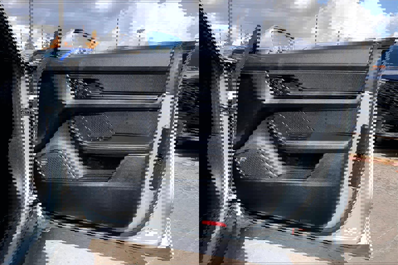 Used 2022 Porsche Taycan image 21