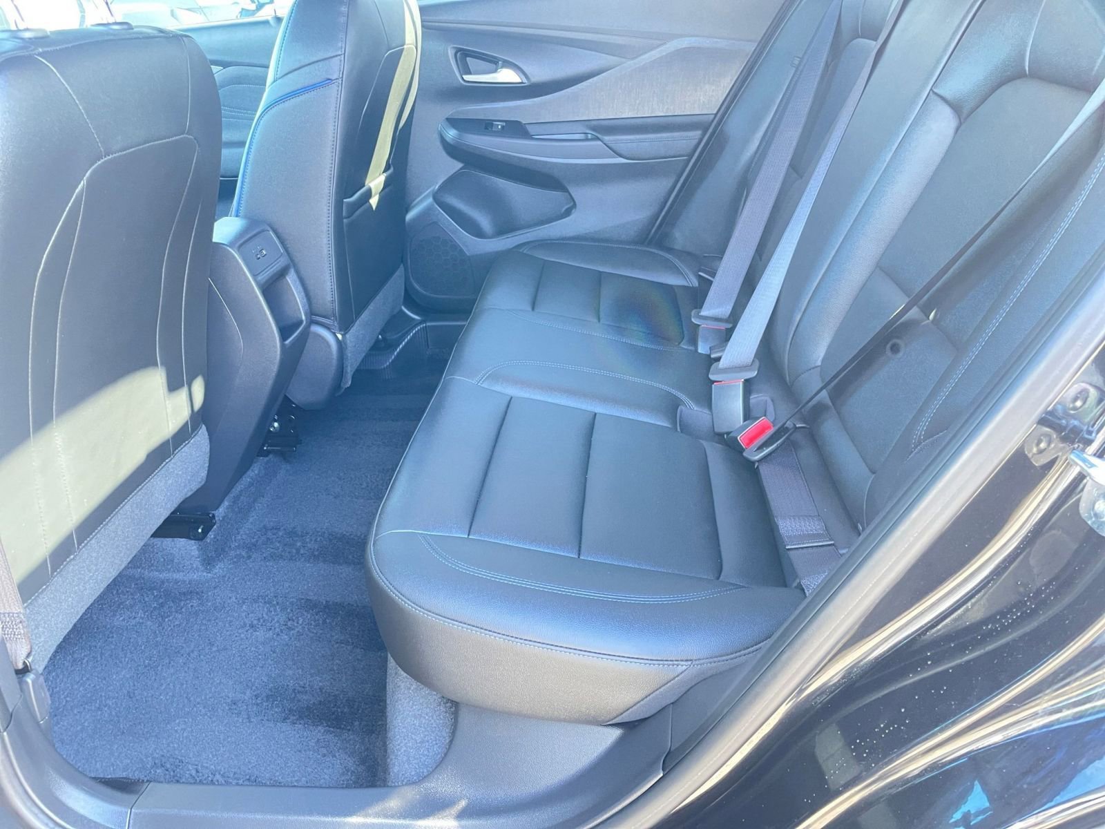 Used 2025 Buick Envista Sport Touring image 25