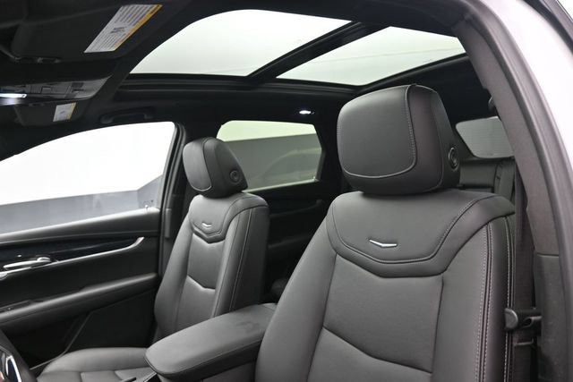 Used 2024 Cadillac XT5 Premium Luxury w/ LPO, Floor Liner Package AWD/4WD image 10