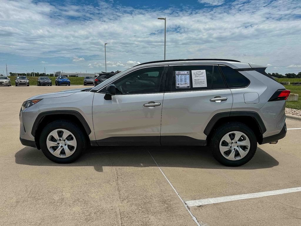 Used 2020 Toyota RAV4 LE FWD image 6